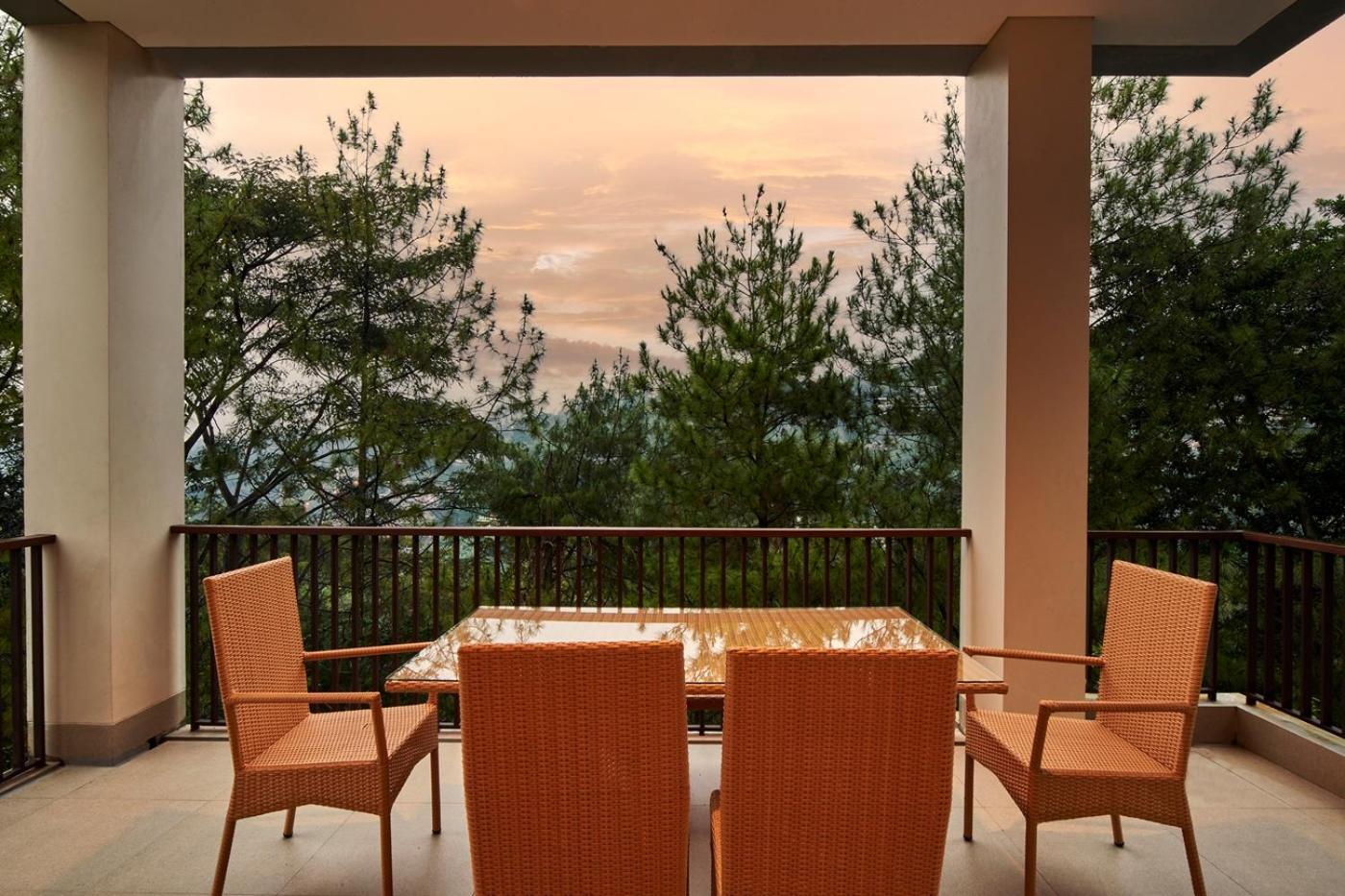 Anindya Hill View Villa 7 Bedrooms With A Private Swimming Pool Бандунг Екстер'єр фото