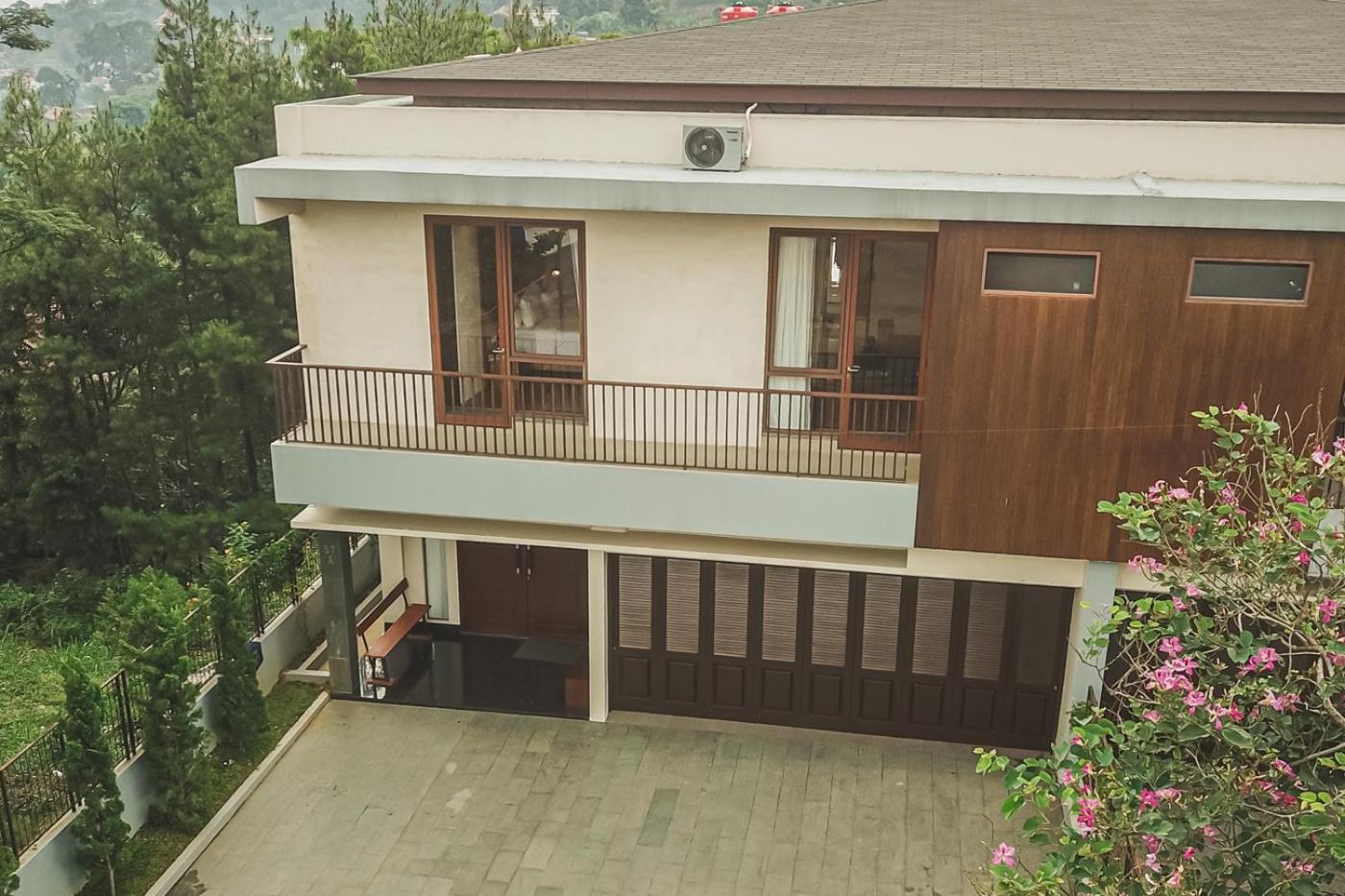 Anindya Hill View Villa 7 Bedrooms With A Private Swimming Pool Бандунг Екстер'єр фото